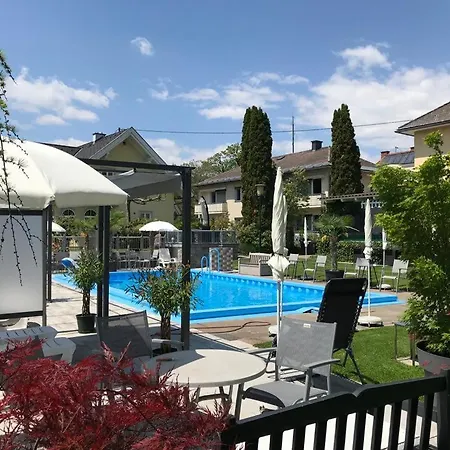 Seehof بيت ضيافة Krumpendorf